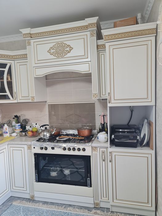 Бу, кухонный гарнитур с газовой плитой