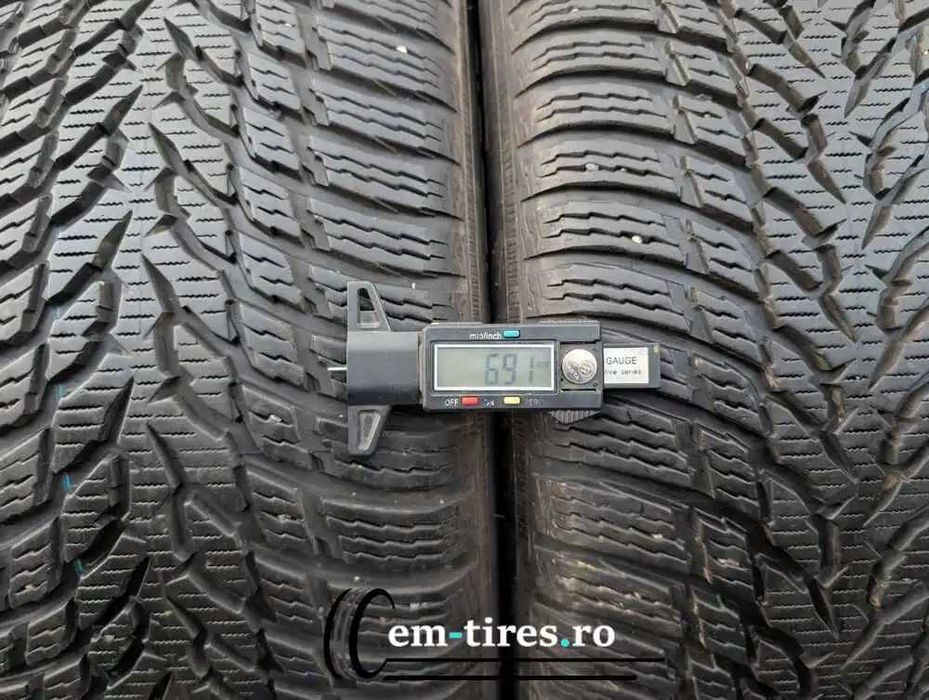 SET 4 Anvelope Iarna 235/50 R17 NOKIAN WR Snowproof 100V - XL