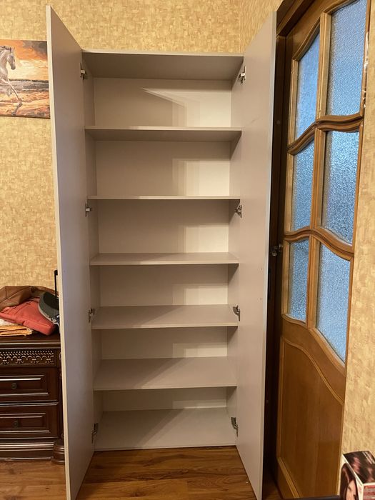 Продам столы для маникюра на 2 мастера