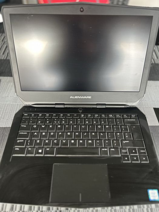 Лаптоп Alienware 13 R2