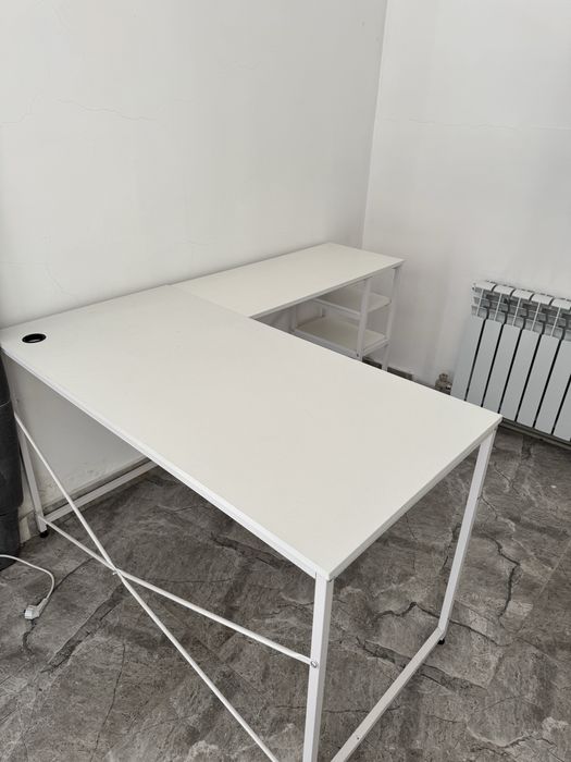 Стол для офиса.