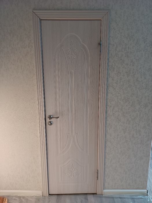 Продам межкомнатные двери в квартире в хорошем состоянии почти новые