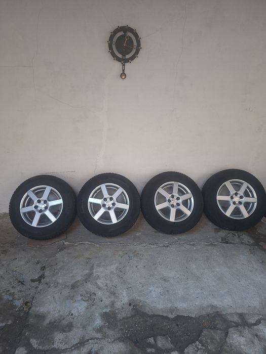 Jante aliaj cu anvelope de iarna 215 70 16 Duster, Kia Hyundai