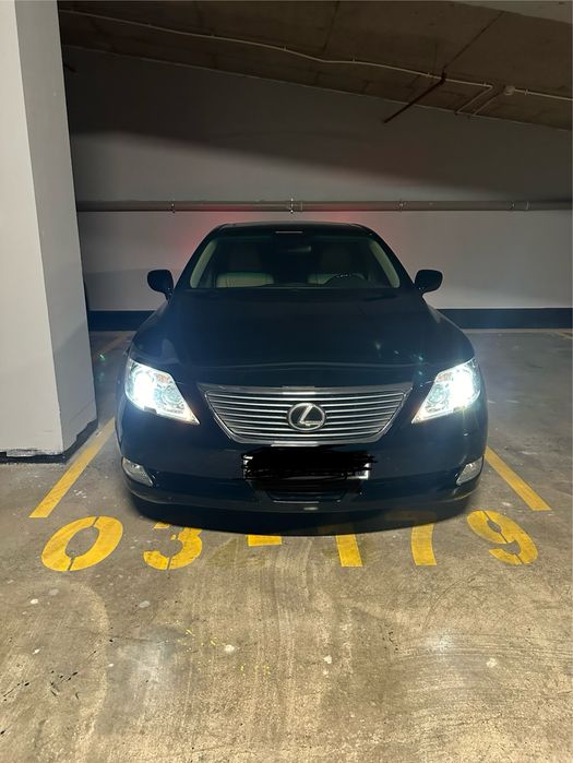 Срочно Lexus ls 460 в отличном состояние От хозяина.