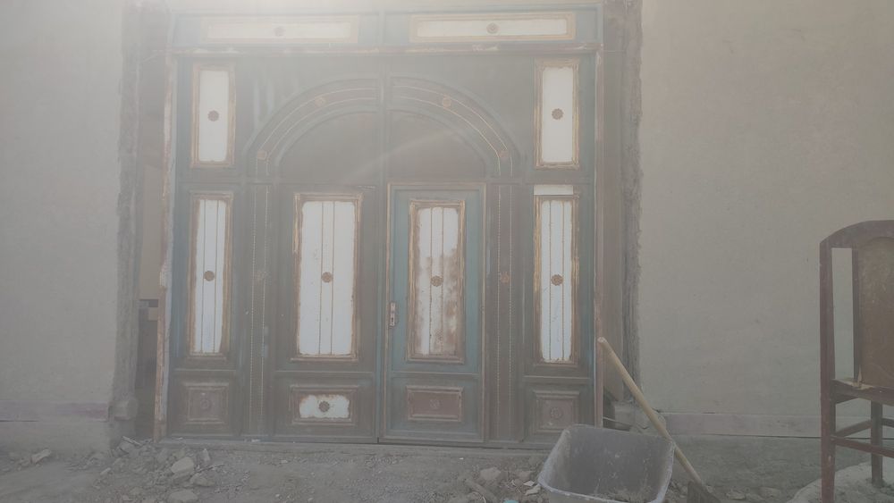 Дарвоза сотилади