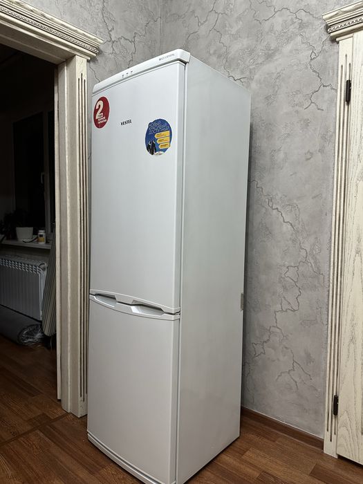 Холодильник Vestel