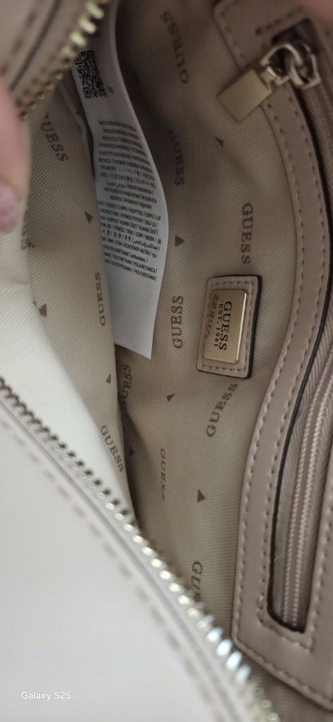 Нова чанта Guess