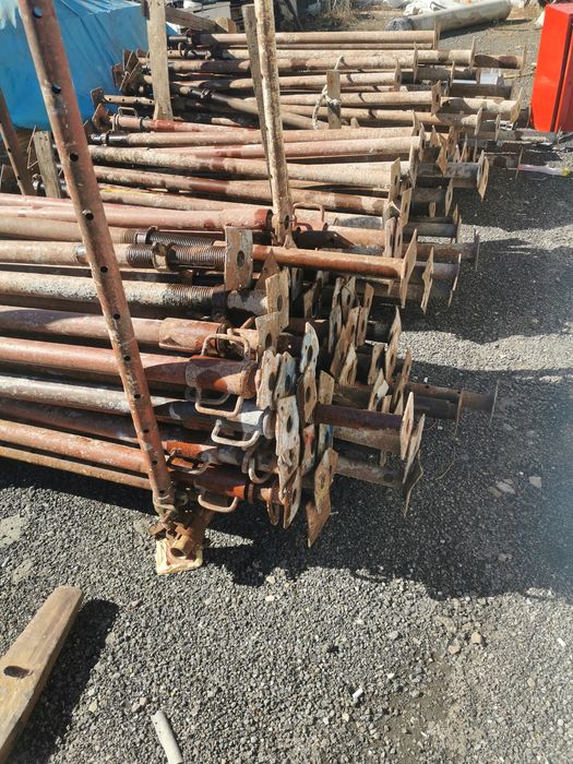 Продавам телескопични подпори хюнебеци втора употреба. На склад в Несе