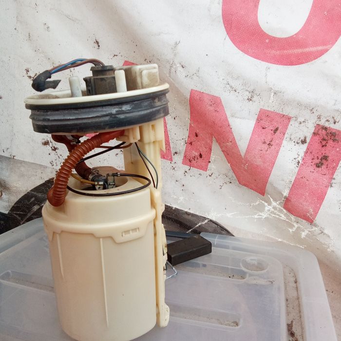 Vând pompe combustibil vw golf 4  1.4  1.6   1.9  Mașină de tăiat gres