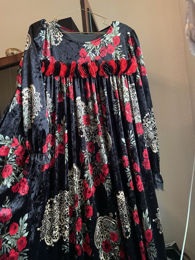 Ko’ylak abaya sotiladi