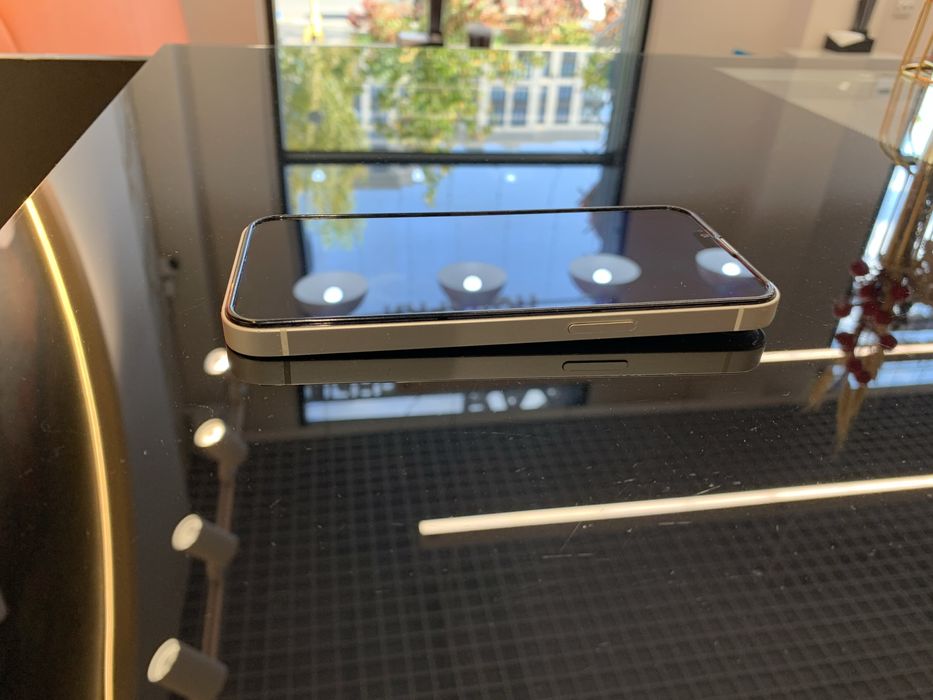 iPhone 13 / 256 GB / Всё работает / Коробка+зарядкa