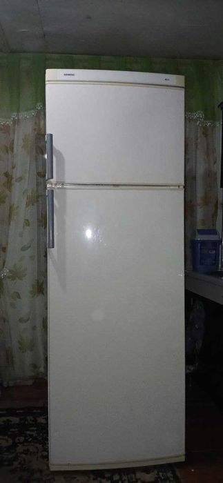 Холодильник продается