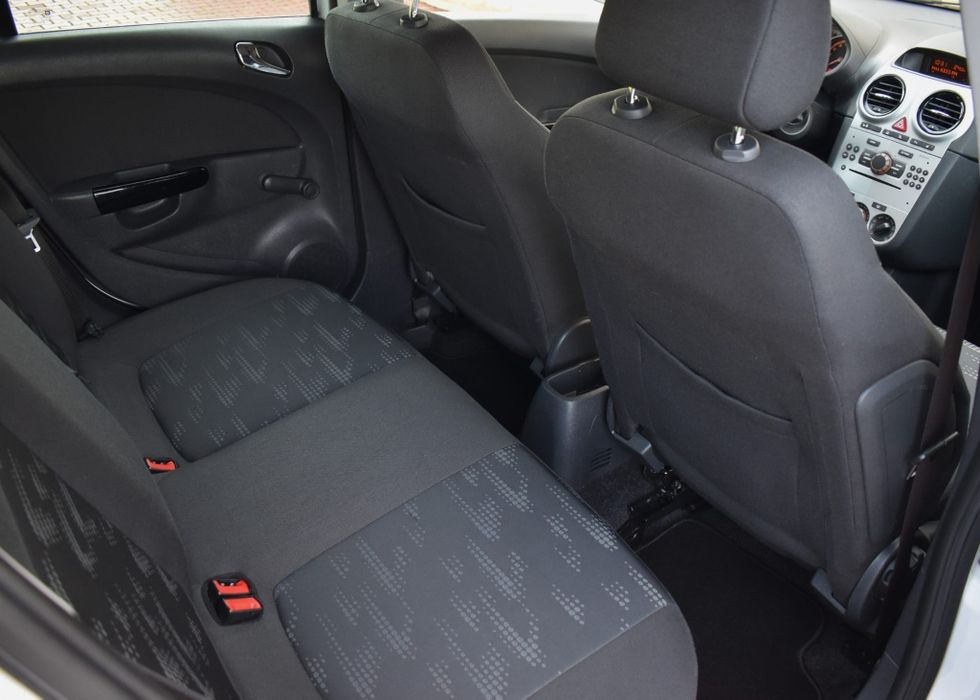 Opel Corsa an 2011 motor 1.4 benzina