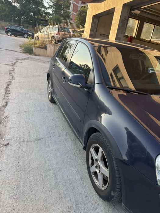 Volkswagen GOLF 5