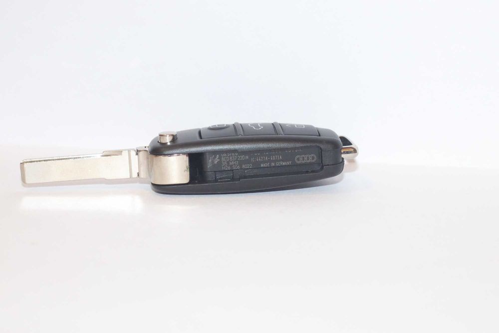 Kлючове и кейсове за много модели автомобили.