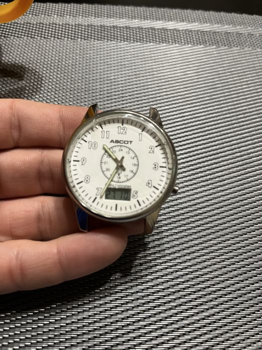 Радио часовник ASCOT