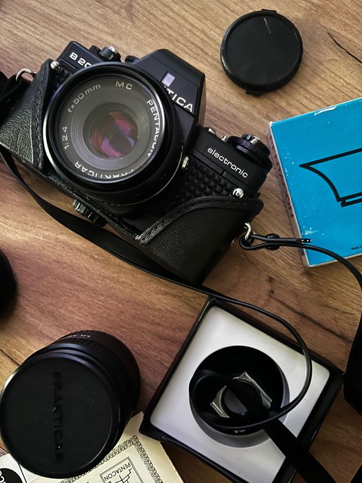 Camera Foto Film - Praktica B200 + 3 obiective + Flash + Filtre+Geanta