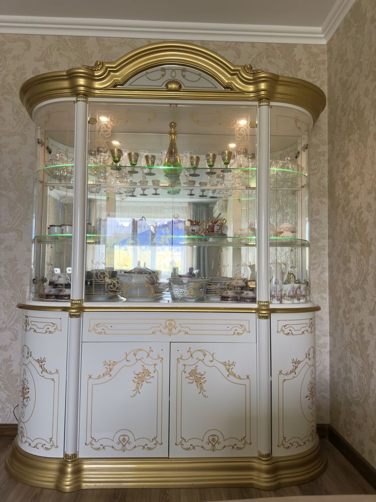 Срочно продаю буфет и комод