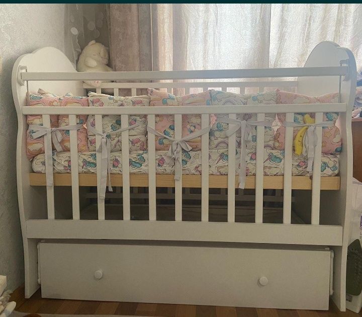 ПРОДАЕТСЯ детская кроватка