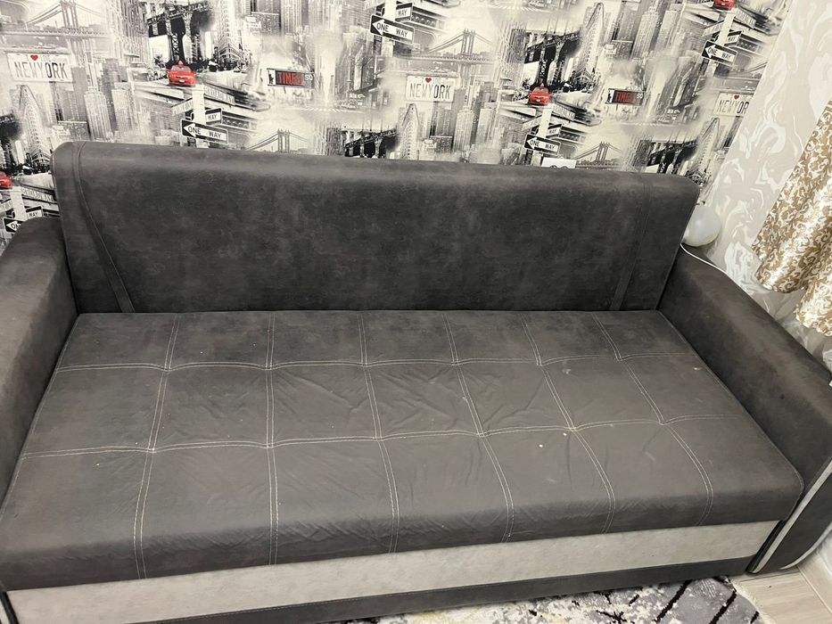 Продаётся диван в нормальном состоянии