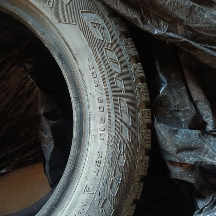 Продам зимние шины Кардиант 205/60/16