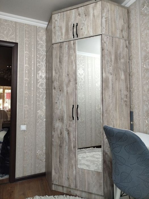 Шкаф почти новый