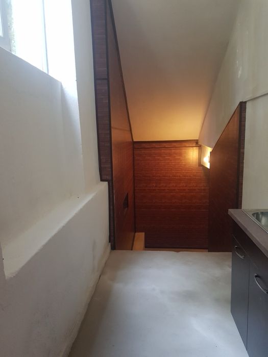 Склад до Летище София