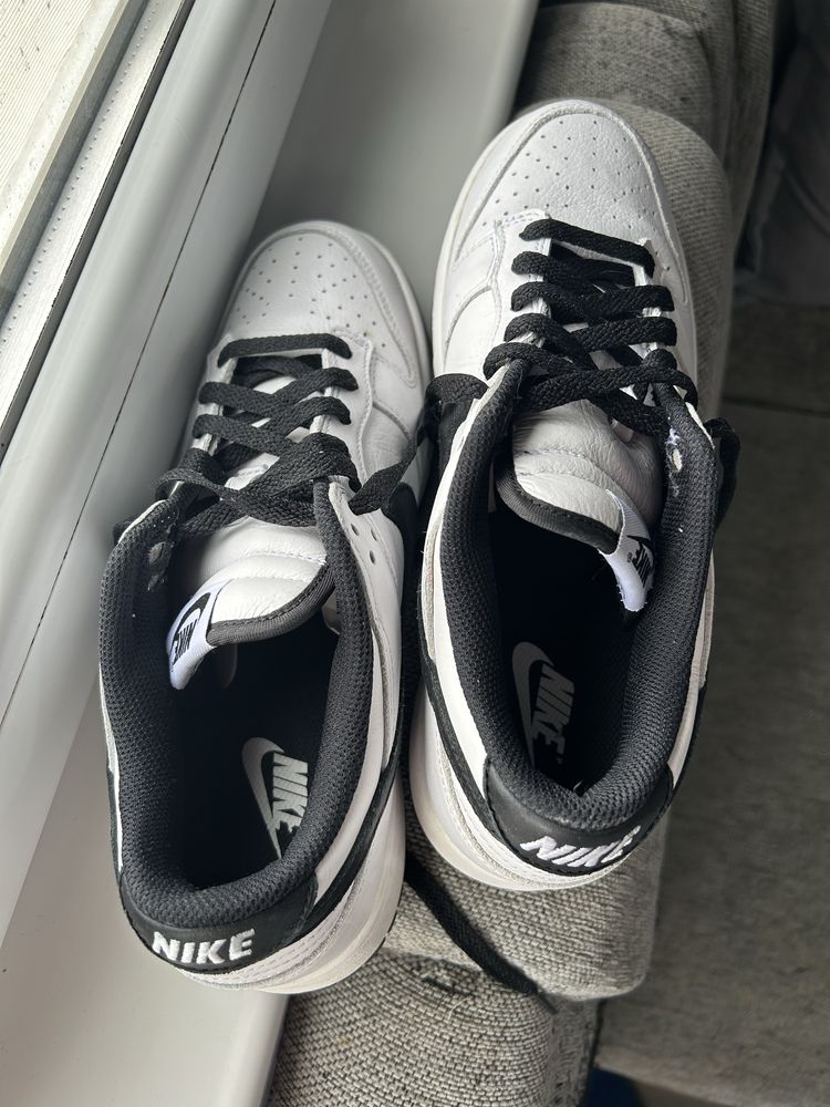 Nike dunk low panda