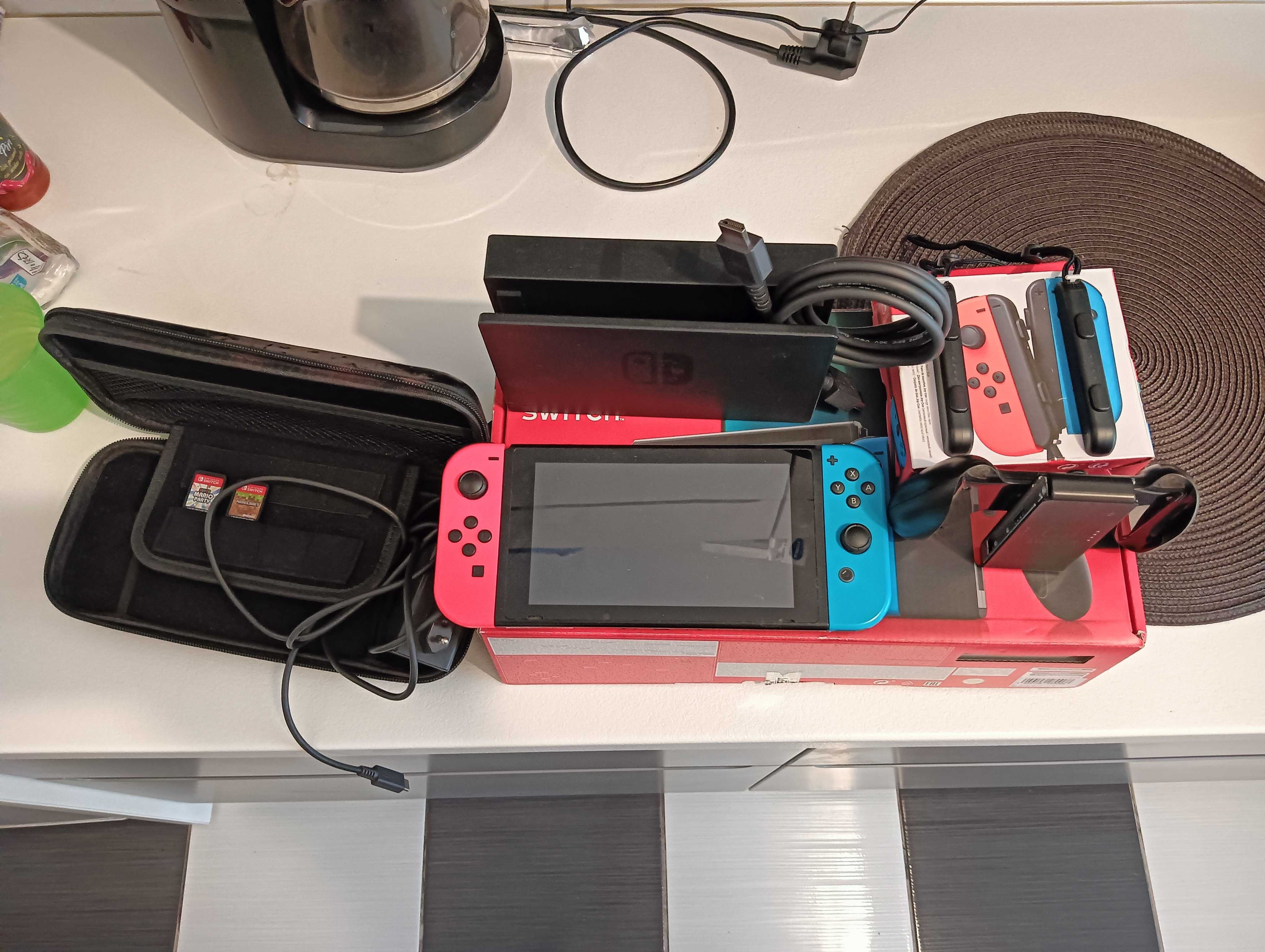 Vând Nintendo Switch