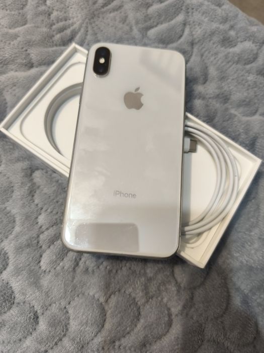 iPhone X 64 GB..