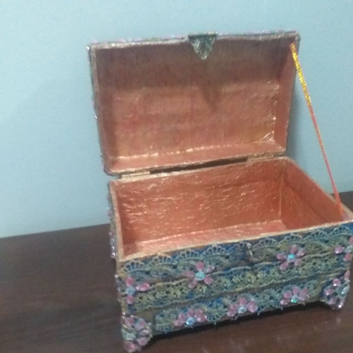 Сундучок-шкатулка