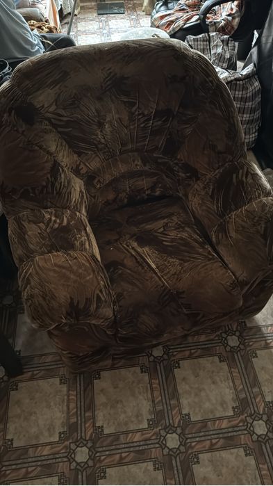 Диван и два кресла