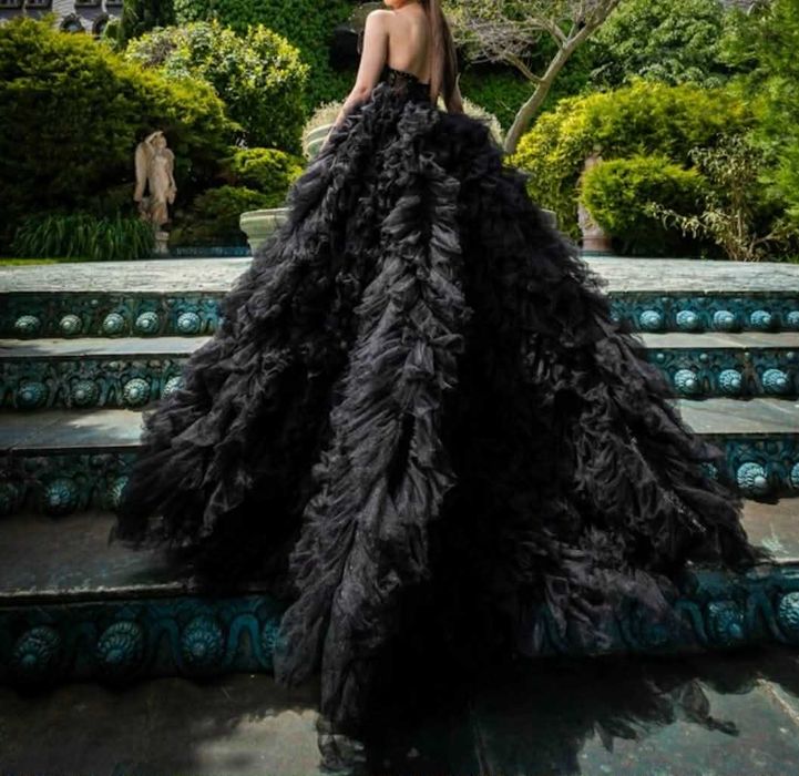 Бални рокли Стоян Радичев