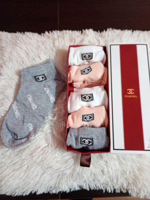 Дамско бельо и чорапки в кутия