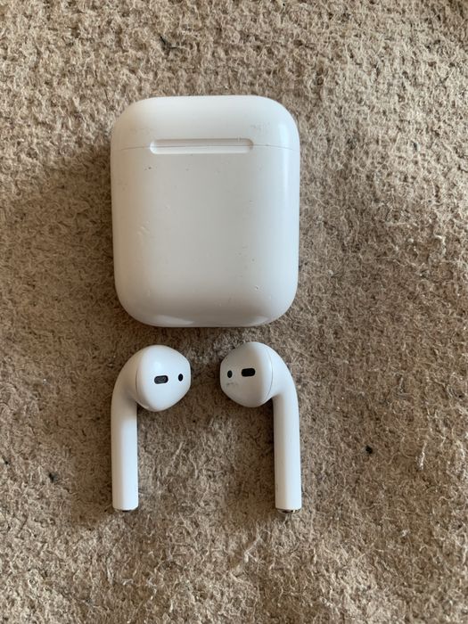 Airpods 2 - Безжични слушалки на Apple