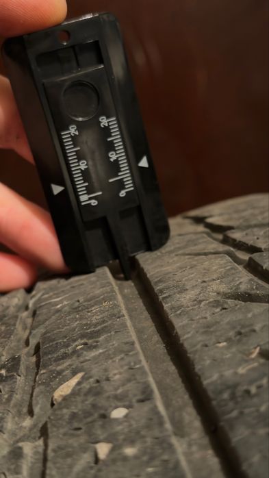 Anvelope iarna 245 40 18