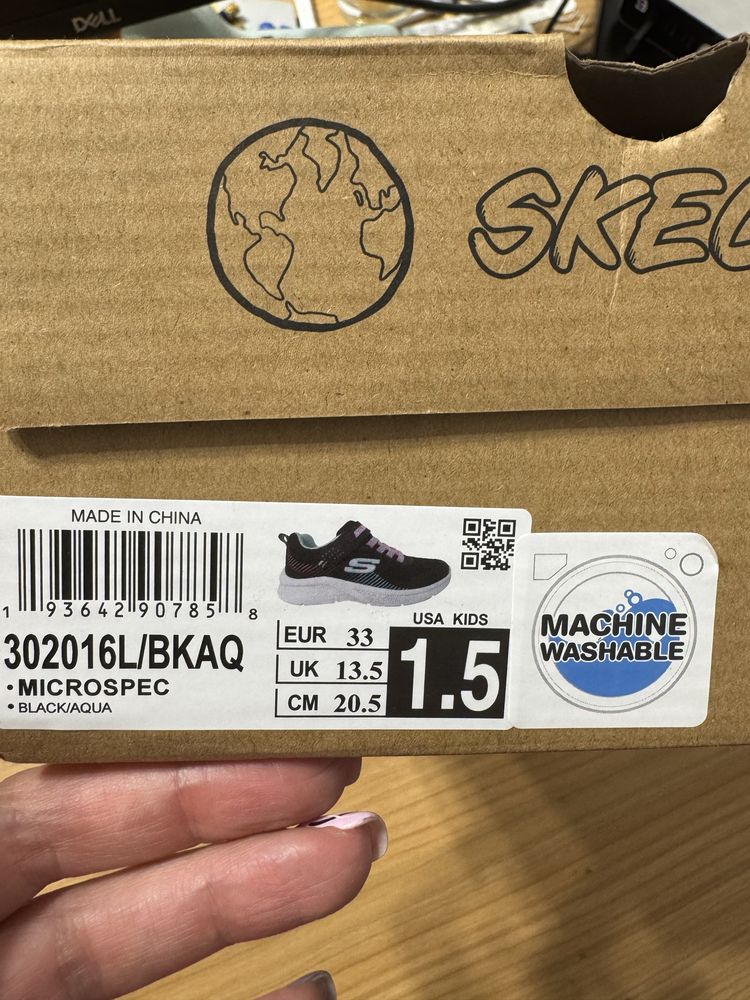 Чисто нови детски маратонки Skechers