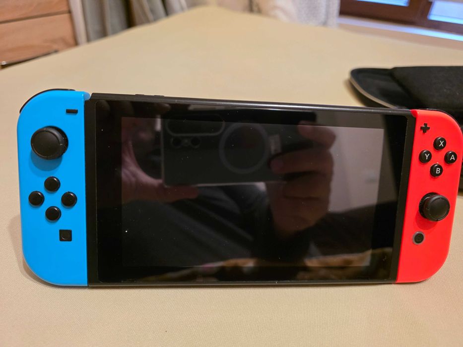 Nintendo Switch пълен комплект