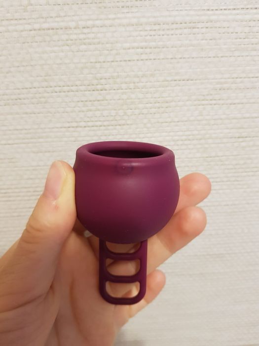 Vând cupă menstruala Merula one size