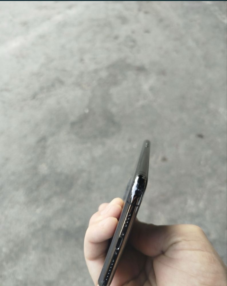 Iphone 11 pro max LLA naxt yoki obmen