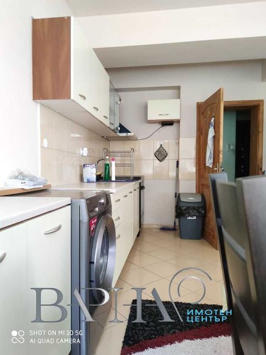 Дава се под наем Двустаен апартамент в Варна, Център - 100 кв.м за 331.5 € - Снимка #2