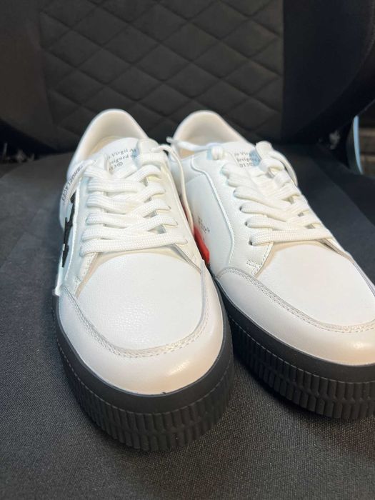 Off-White Sneakers Black and White 45 Noi cu Cutie