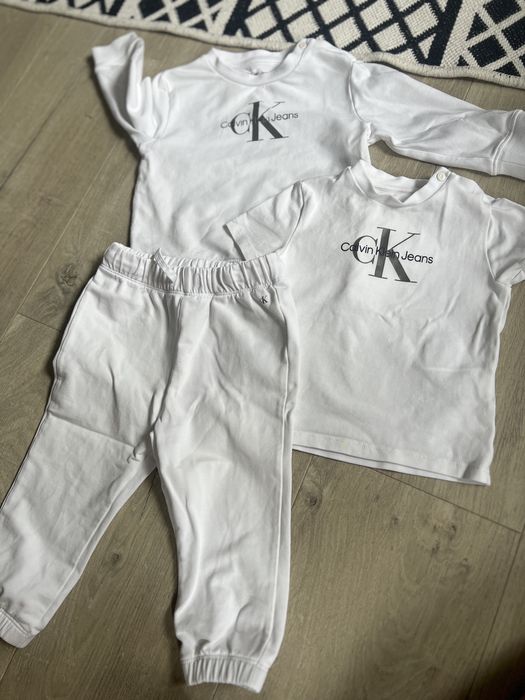 Комплетк за бебета Calvin Klein Jeans 6-9 бял