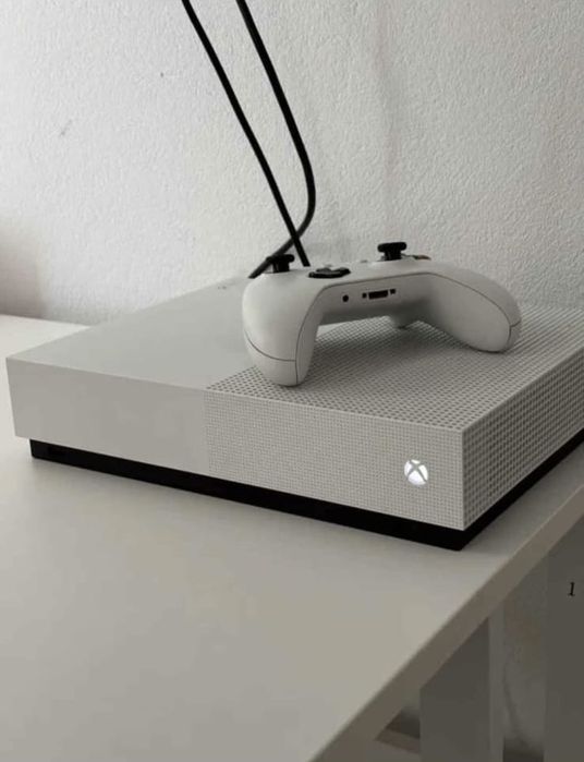 Vand un Xbox one S
