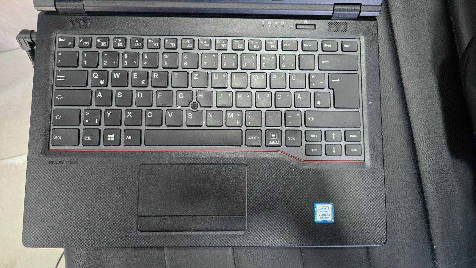 Лаптоп Fujitsu Lifebook E449