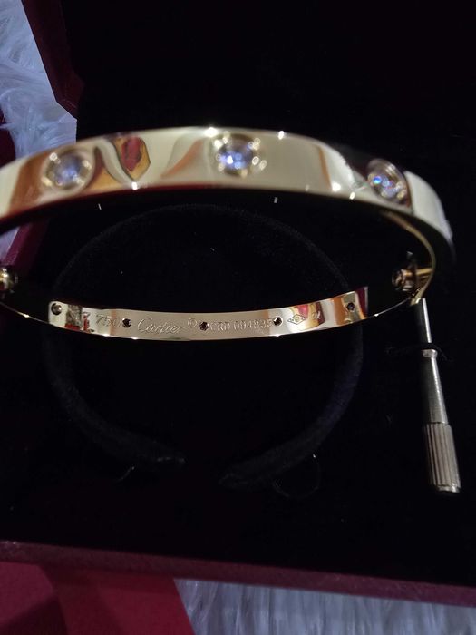 Bratara Cartier, noua