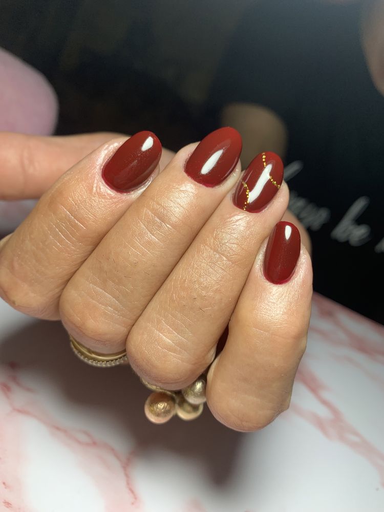 Unghii cu gel , semipermanent