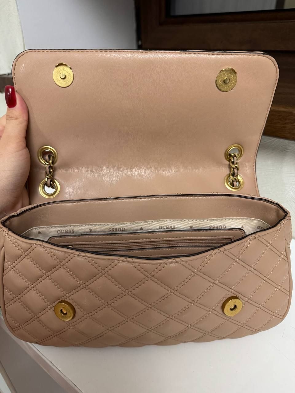 Сумка GUESS  USA, оригинал, в отличном состоянии.