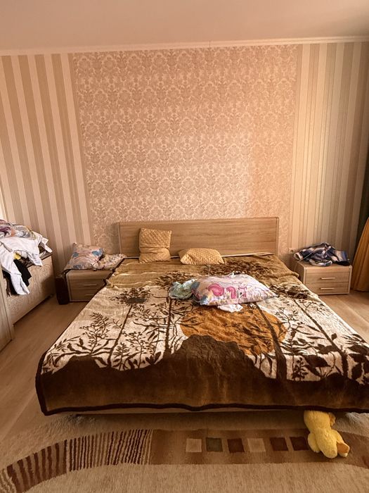 Продам спальный гарнитур