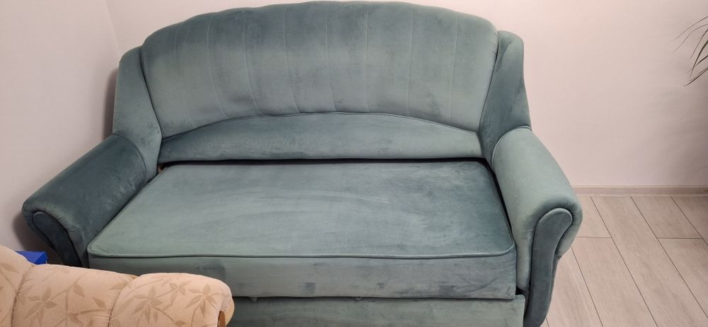 Vand 2 canapele extensibile foarte bune